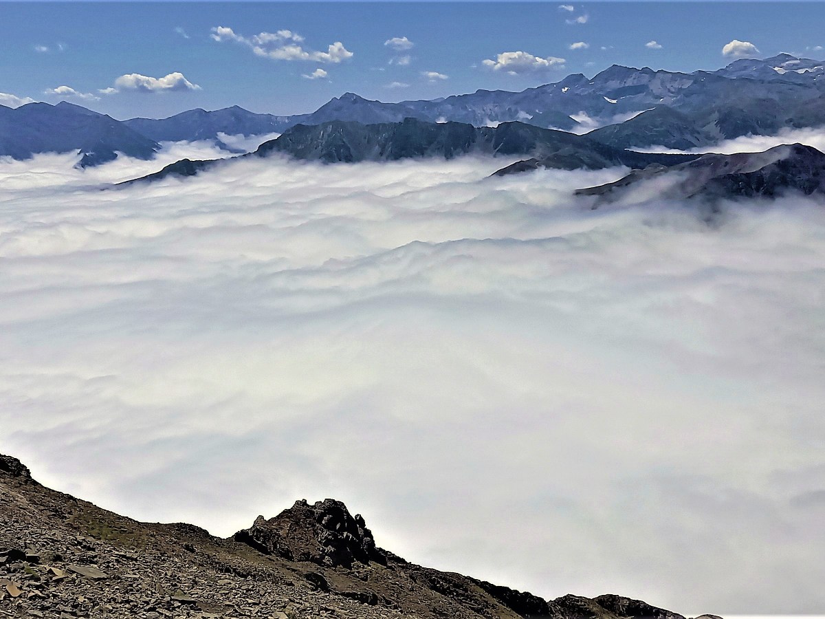 Mer de nuages sur l&rsquo;Arbizon: De la contemplation émotionnelle vers des considérations&nbsp;métaphysiques